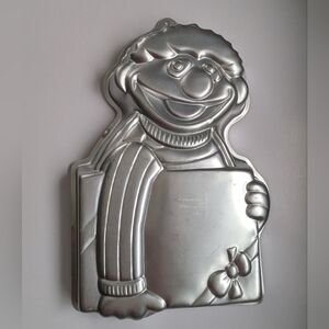 Vintage Wilton Ernie Cake Mould Baking Pan Sesame Street Muppets Character 1983